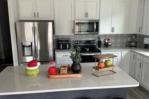 Villa ou maison à louer à Zephyrhills, Floride: 4 chambres, 169.83 m2 № 1788246 - photo 6