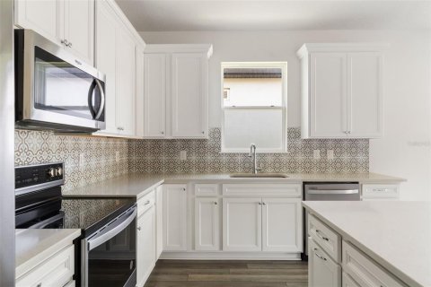 Villa ou maison à louer à Zephyrhills, Floride: 4 chambres, 169.83 m2 № 1788246 - photo 4