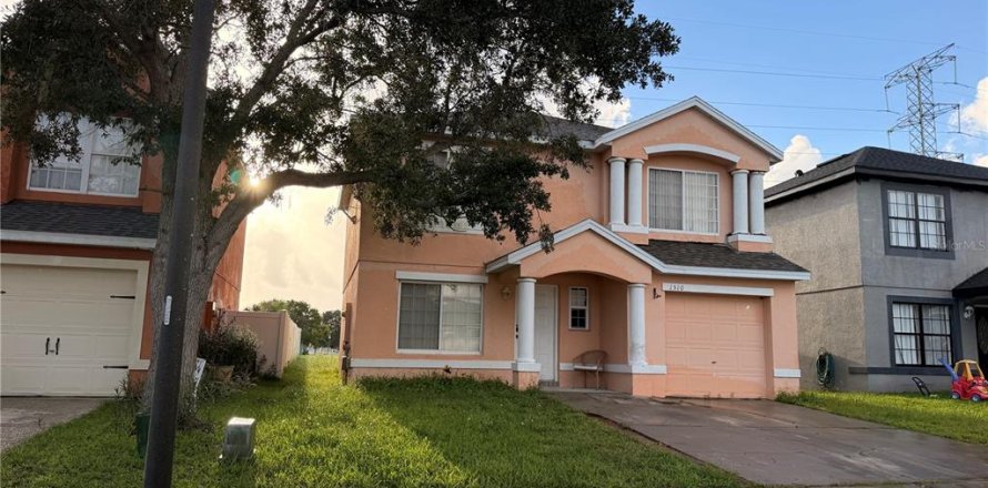 House in Orlando, Florida 4 bedrooms, 135.36 sq.m. № 2396781