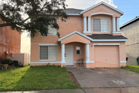 House in Orlando, Florida 4 bedrooms, 135.36 sq.m. № 2396781 - photo 2