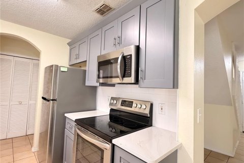 House in Orlando, Florida 4 bedrooms, 135.36 sq.m. № 2396781 - photo 8