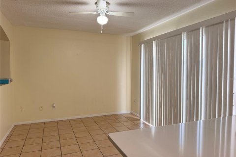 House in Orlando, Florida 4 bedrooms, 135.36 sq.m. № 2396781 - photo 6