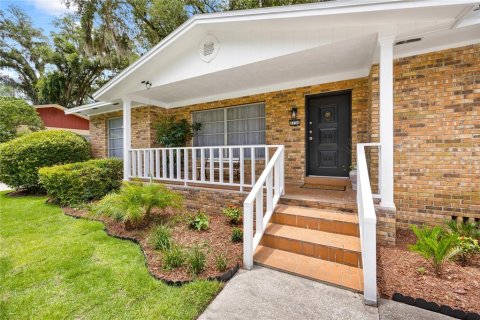 Casa en venta en Gainesville, Florida, 4 dormitorios, 196.12 m2 № 1792153 - foto 1