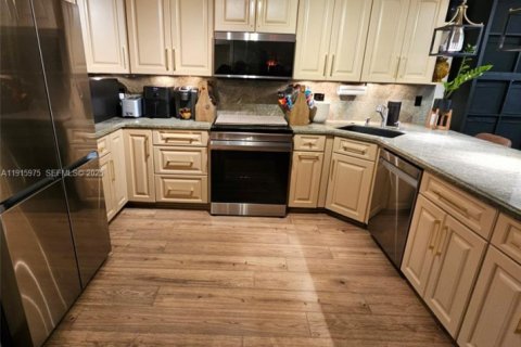 Condo in Fort Lauderdale, Florida, 1 bedroom № 1986754 - photo 4