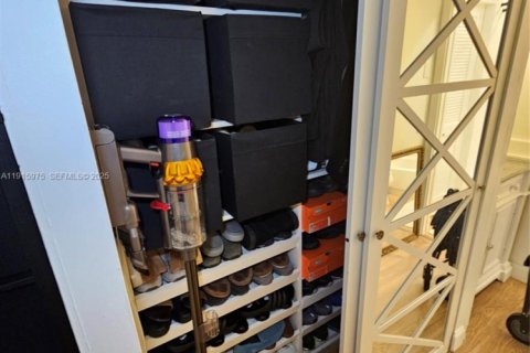 Condo in Fort Lauderdale, Florida, 1 bedroom № 1986754 - photo 30