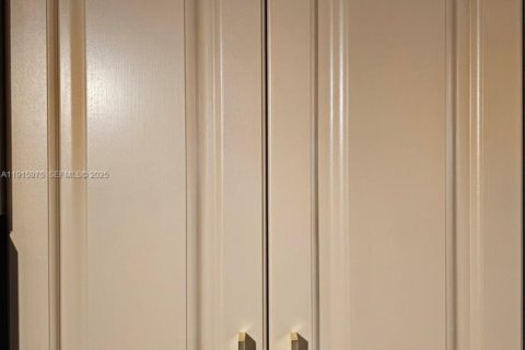 Condo in Fort Lauderdale, Florida, 1 bedroom № 1986754 - photo 12