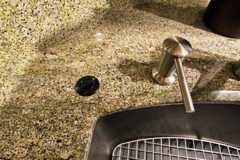 Condo in Fort Lauderdale, Florida, 1 bedroom № 1986754 - photo 10