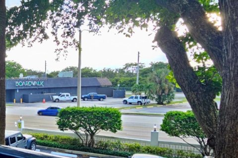 Condo in Fort Lauderdale, Florida, 1 bedroom № 1986754 - photo 27