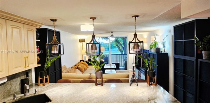 Condo in Fort Lauderdale, Florida, 1 bedroom № 1986754