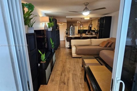 Condo in Fort Lauderdale, Florida, 1 bedroom № 1986754 - photo 19