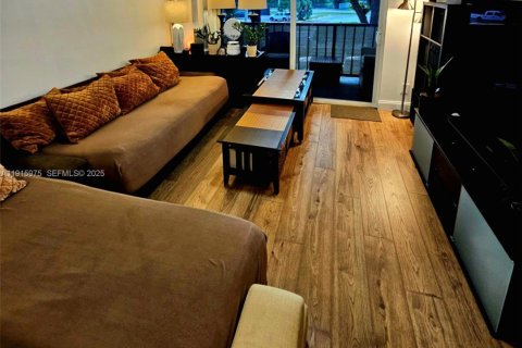 Condo in Fort Lauderdale, Florida, 1 bedroom № 1986754 - photo 22