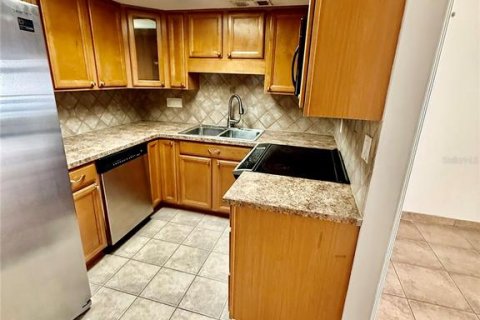 Copropriété à louer à Tampa, Floride: 2 chambres, 82.13 m2 № 2396458 - photo 2