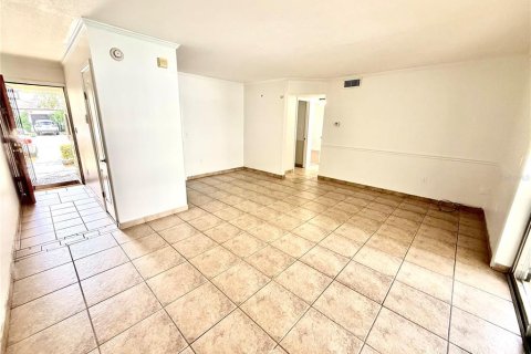 Copropriété à louer à Tampa, Floride: 2 chambres, 82.13 m2 № 2396458 - photo 4