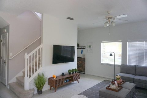Townhouse in Kissimmee, Florida 4 bedrooms, 151.99 sq.m. № 2103491 - photo 3