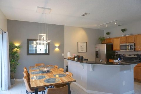 Townhouse in Kissimmee, Florida 4 bedrooms, 151.99 sq.m. № 2103491 - photo 4