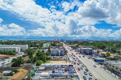 Propiedad comercial en venta en Miami, Florida № 1956192 - foto 14