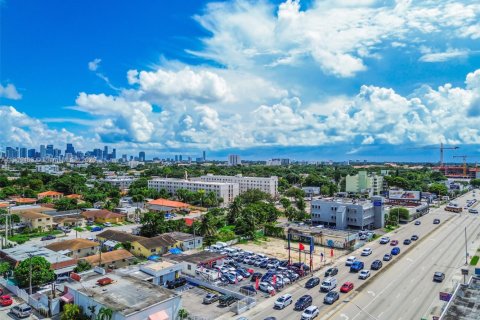 Propiedad comercial en venta en Miami, Florida № 1956192 - foto 16