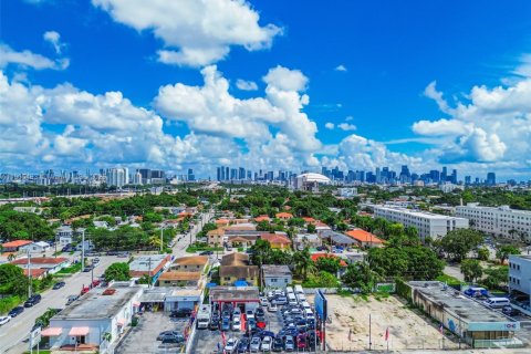 Propiedad comercial en venta en Miami, Florida № 1956192 - foto 6