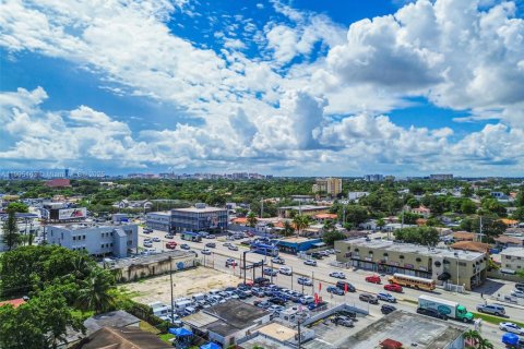 Propiedad comercial en venta en Miami, Florida № 1956192 - foto 13