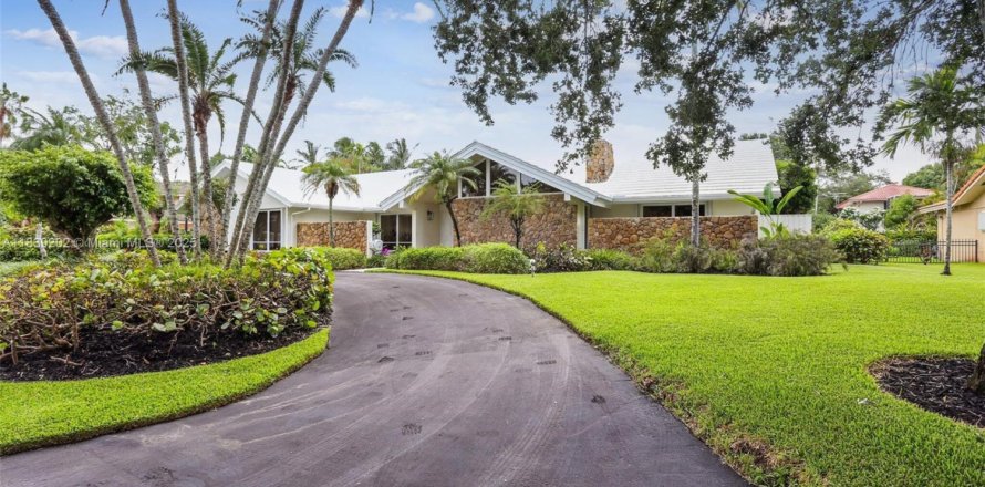 Villa ou maison à Miami, Floride 5 chambres, 346.9 m2 № 2054410