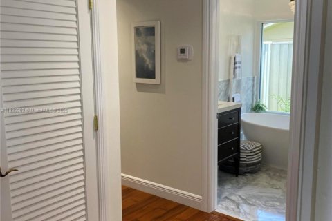 Villa ou maison à vendre à Miami, Floride: 5 chambres, 346.9 m2 № 2054410 - photo 15