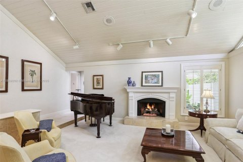 Villa ou maison à vendre à Miami, Floride: 5 chambres, 346.9 m2 № 2054410 - photo 12