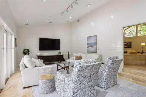 Villa ou maison à vendre à Miami, Floride: 5 chambres, 346.9 m2 № 2054410 - photo 14