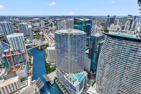 Condo in Miami, Florida, 1 bedroom  № 2174299 - photo 29