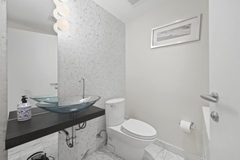 Condo in Miami, Florida, 1 bedroom  № 2174299 - photo 22