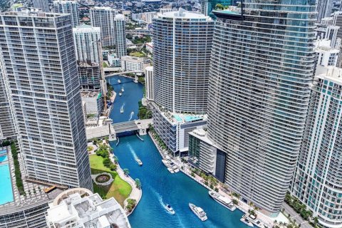 Condo in Miami, Florida, 1 bedroom  № 2174299 - photo 26