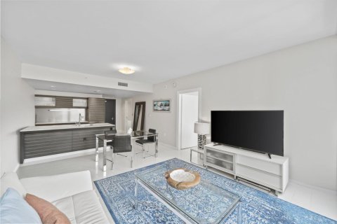 Condo in Miami, Florida, 1 bedroom  № 2174299 - photo 10