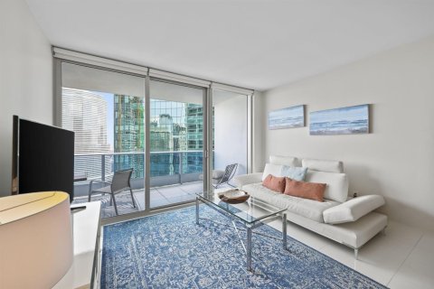 Condo in Miami, Florida, 1 bedroom  № 2174299 - photo 7