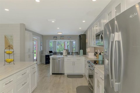House in Englewood, Florida 3 bedrooms, 212.75 sq.m. № 1663142 - photo 24