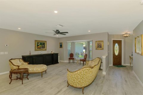 House in Englewood, Florida 3 bedrooms, 212.75 sq.m. № 1663142 - photo 9