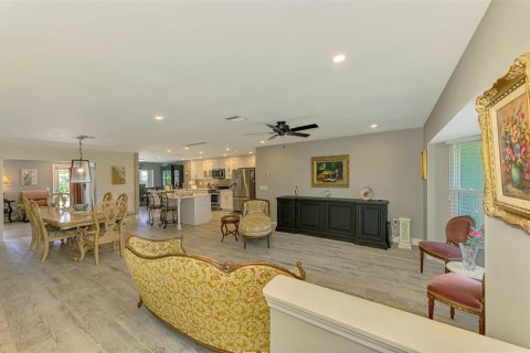 House in Englewood, Florida 3 bedrooms, 212.75 sq.m. № 1663142 - photo 8