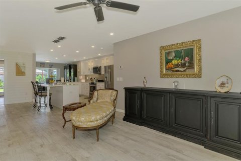 House in Englewood, Florida 3 bedrooms, 212.75 sq.m. № 1663142 - photo 12