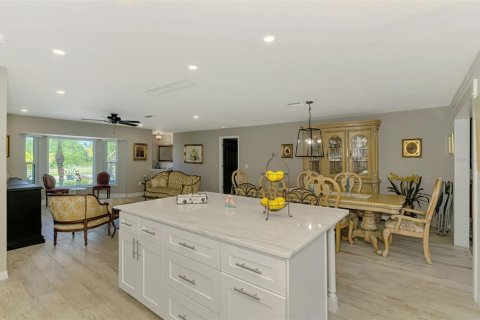 House in Englewood, Florida 3 bedrooms, 212.75 sq.m. № 1663142 - photo 22