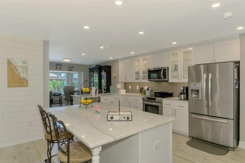 House in Englewood, Florida 3 bedrooms, 212.75 sq.m. № 1663142 - photo 17