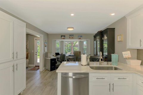 House in Englewood, Florida 3 bedrooms, 212.75 sq.m. № 1663142 - photo 26