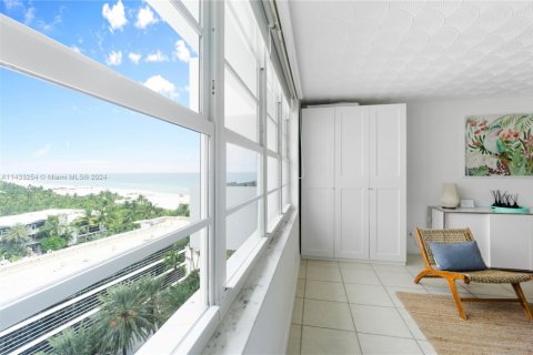 Studio à Condo à Miami Beach, Floride  № 2154399