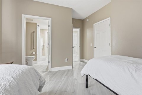 Condominio en venta en Orlando, Florida, 3 dormitorios, 179.49 m2 № 2315012 - foto 29