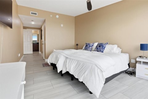 Condominio en venta en Orlando, Florida, 3 dormitorios, 179.49 m2 № 2315012 - foto 21