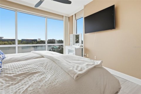 Condominio en venta en Orlando, Florida, 3 dormitorios, 179.49 m2 № 2315012 - foto 19