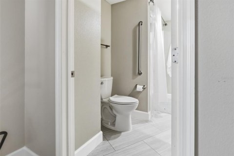Condominio en venta en Orlando, Florida, 3 dormitorios, 179.49 m2 № 2315012 - foto 30