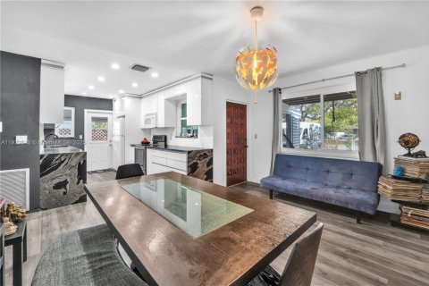 Casa en venta en North Miami, Florida, 3 dormitorios, 141.86 m2 № 1977078 - foto 7