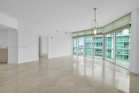 Снять в аренду кондоминиум в Авентура, Флорида 2 спальни, 133.04м2, № 1950302 - фото 13