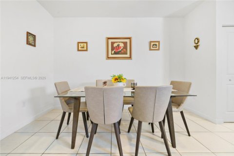 Touwnhouse à vendre à Homestead, Floride: 3 chambres, 149.76 m2 № 1998397 - photo 6