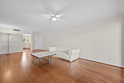 Condo in Tequesta, Florida, 2 bedrooms  № 1951127 - photo 5