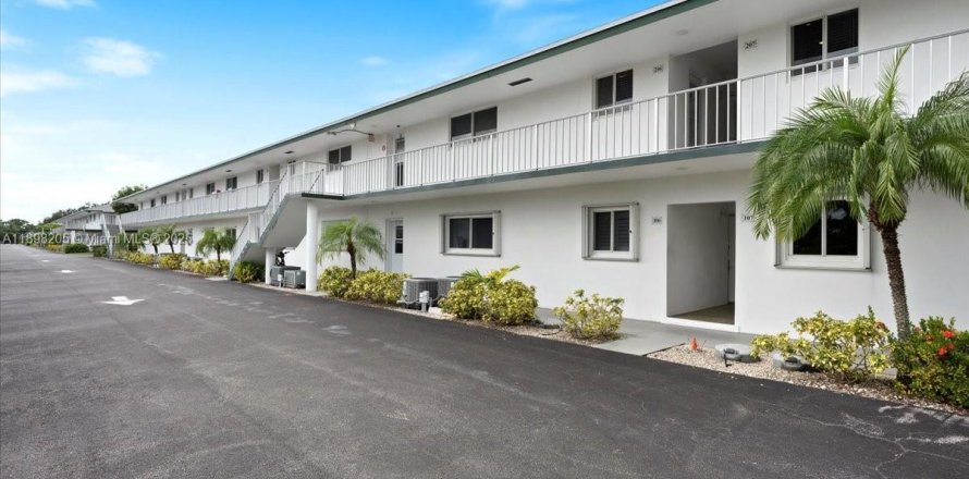 Condo in Tequesta, Florida, 2 bedrooms № 1951127