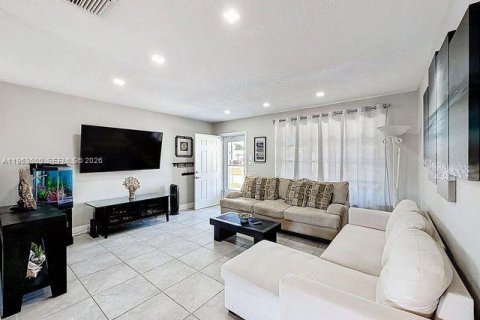 Villa ou maison à vendre à Tamarac, Floride: 2 chambres № 2027230 - photo 12